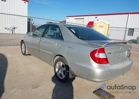 2002 Toyota Camry Se V6 z USA, uszkodzony, nr VIN 4T1BF32K02U002717